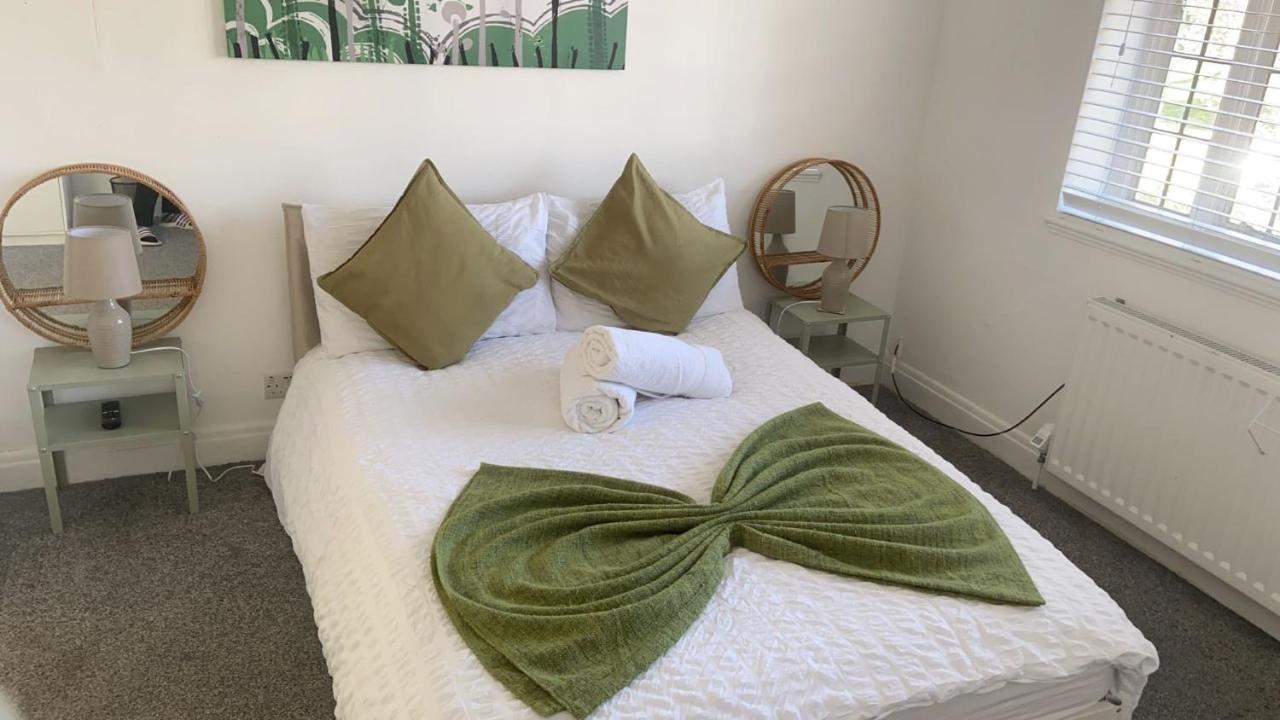 Great 5-bedroom House In Thornton Road Sleeps 14+ Casa de férias